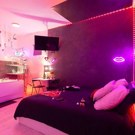 Love Room Avec Balneo Toulon Exteriör bild