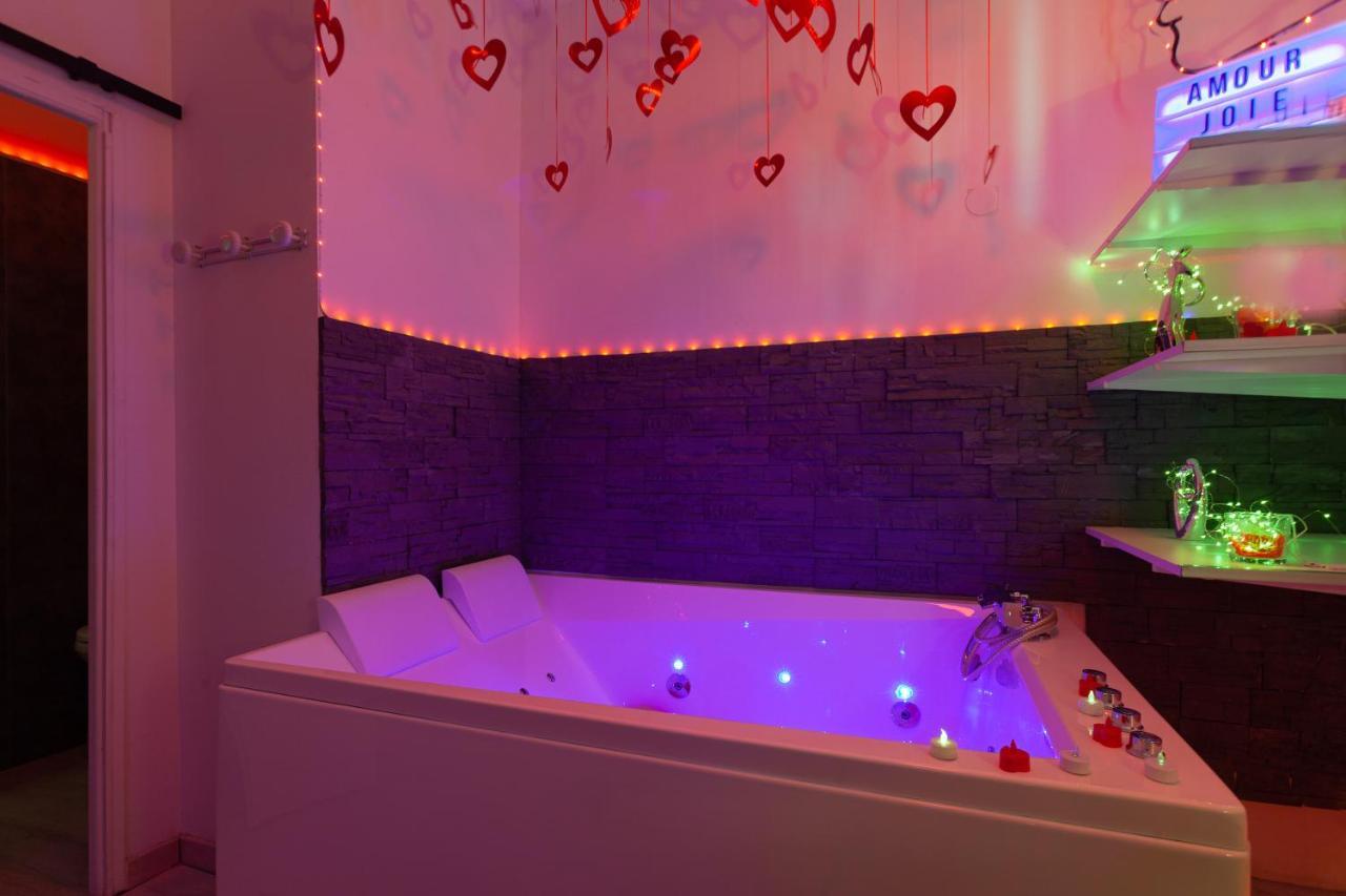 Love Room Avec Balneo Toulon Exteriör bild