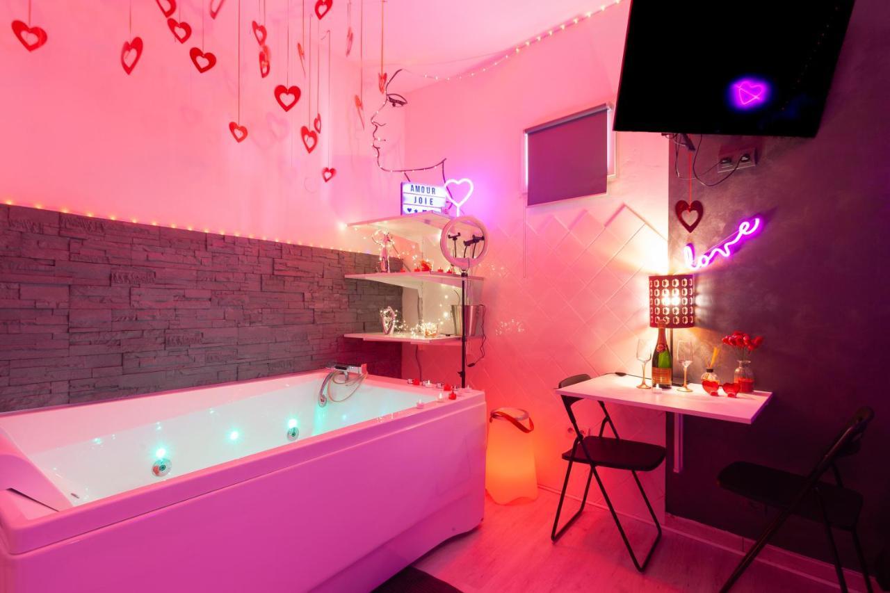 Love Room Avec Balneo Toulon Exteriör bild