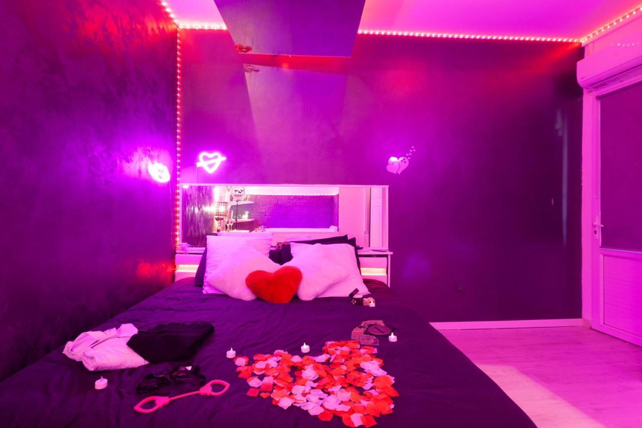 Love Room Avec Balneo Toulon Exteriör bild